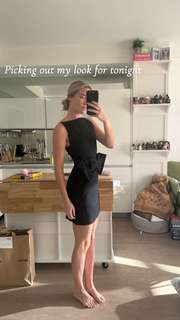 Olivia Ponton feet photo thumbnail