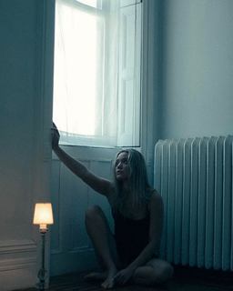 Olivia Ponton feet photo thumbnail