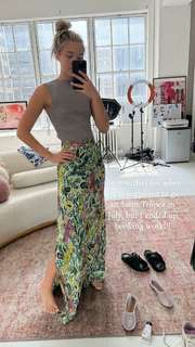 Olivia Ponton feet photo thumbnail