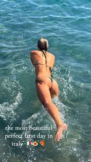 Olivia Ponton feet photo thumbnail