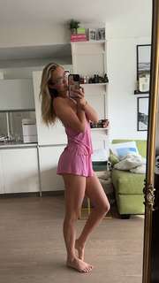 Olivia Ponton feet photo thumbnail