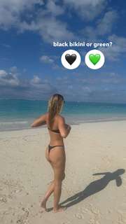 Olivia Ponton feet photo thumbnail