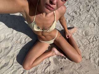 Olivia Ponton feet photo thumbnail