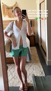 Olivia Ponton feet photo thumbnail