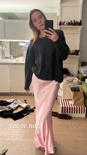 Olivia Ponton feet photo thumbnail