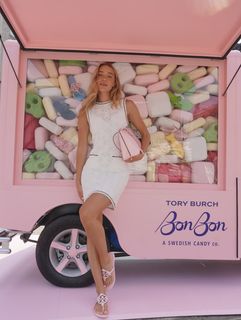 Olivia Ponton feet photo thumbnail