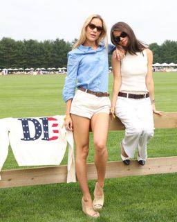 Olivia Ponton feet photo thumbnail