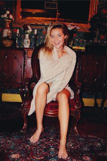 Olivia Ponton feet photo thumbnail
