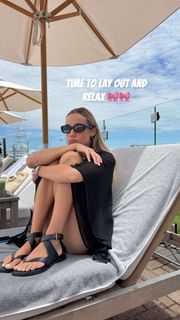 Olivia Ponton feet photo thumbnail