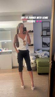 Olivia Ponton feet photo thumbnail