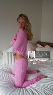 Olivia Ponton feet photo thumbnail