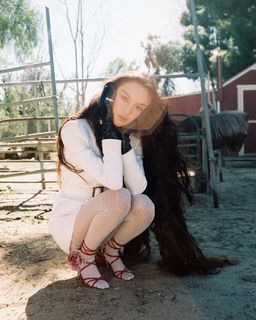 Olivia Rodrigo feet photo thumbnail