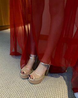 Olivia Rodrigo feet photo thumbnail