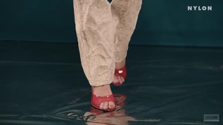 Olivia Rodrigo feet photo thumbnail