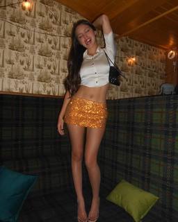 Olivia Rodrigo feet photo thumbnail