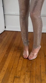 Olivia Rodrigo feet photo thumbnail