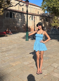 Olivia Rodrigo feet photo thumbnail