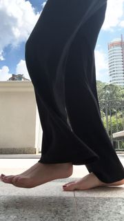 Olivia Rodrigo feet photo thumbnail