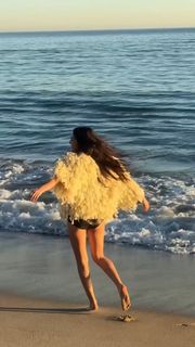 Olivia Rodrigo feet photo 12