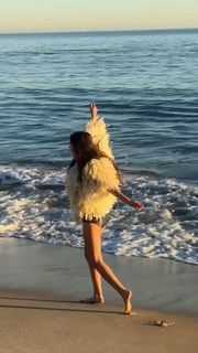 Olivia Rodrigo feet photo 11