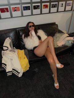 Olivia Rodrigo feet photo 15