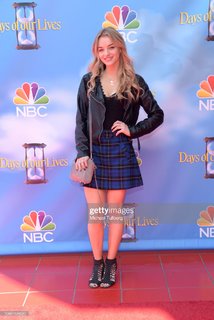 Olivia Rose Keegan feet photo 9