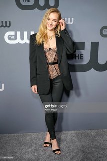 Olivia Rose Keegan feet photo 5