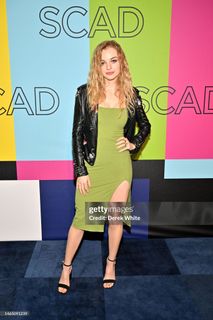 Olivia Rose Keegan feet photo 10