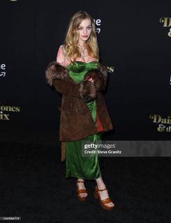 Olivia Rose Keegan feet photo 5