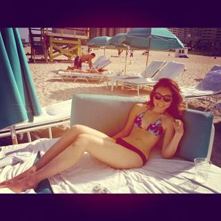 Olivia Sui feet photo thumbnail