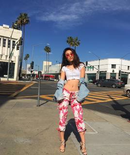 Olivia Sui feet photo thumbnail