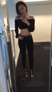 Olivia Sui feet photo thumbnail