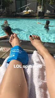 Olivia Sui feet photo thumbnail