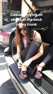 Olivia Sui feet photo thumbnail