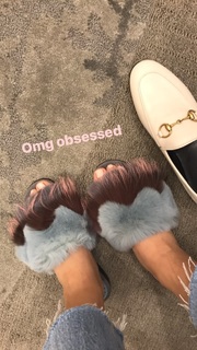 Olivia Sui feet photo thumbnail