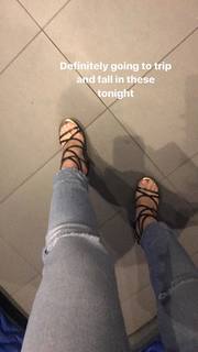 Olivia Sui feet photo thumbnail