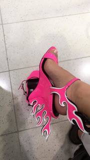 Olivia Sui feet photo thumbnail