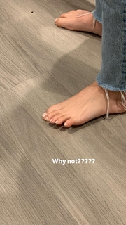 Olivia Sui feet photo thumbnail