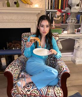 Olivia Sui feet photo thumbnail