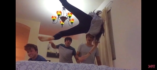 Olivia Sui feet photo thumbnail