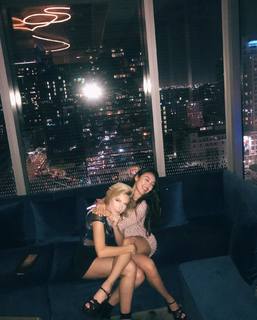 Olivia Sui feet photo thumbnail