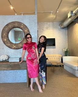 Olivia Sui feet photo thumbnail