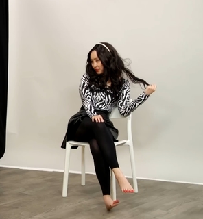 Olivia Sui feet photo thumbnail