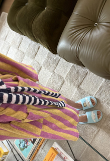 Olivia Sui feet photo thumbnail