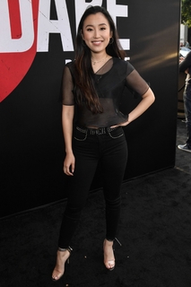 Olivia Sui feet photo thumbnail
