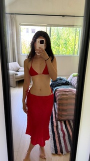 Olivia Sui feet photo thumbnail