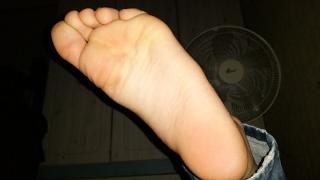 Olivia Taylor Dudley feet photo 2