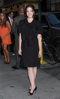 Olivia Thirlby feet photo thumbnail