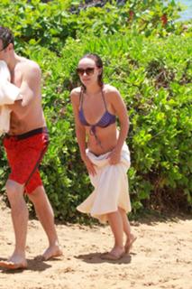 Olivia Wilde feet photo thumbnail