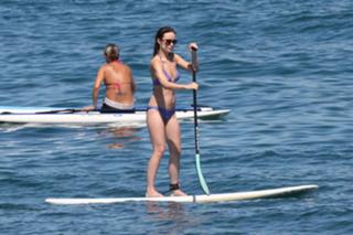 Olivia Wilde feet photo thumbnail